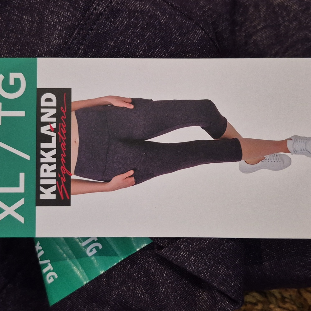 XL: 💙🌸Yoga Capris Pants: Kirkland Signature